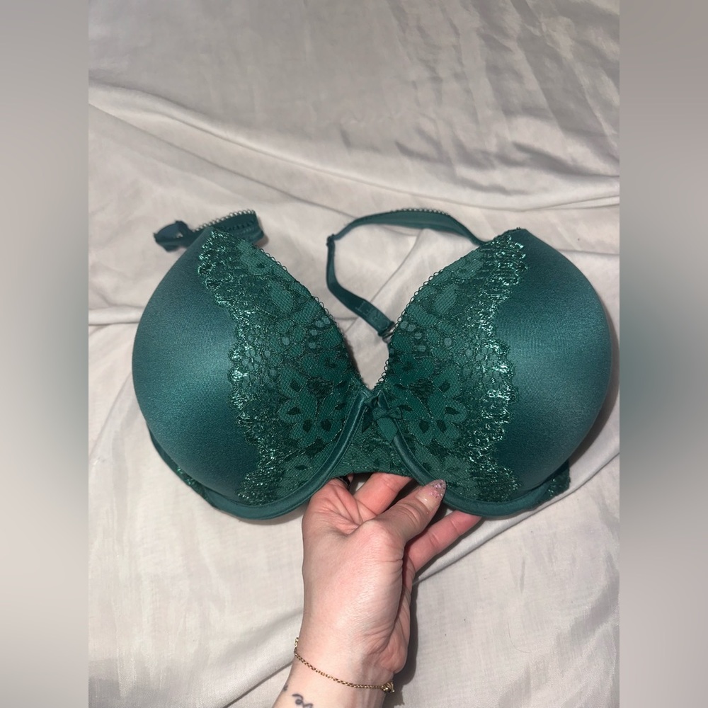 EUC Emerald Green Victorias Secret Bra BOGO-READ DESCRIPTION